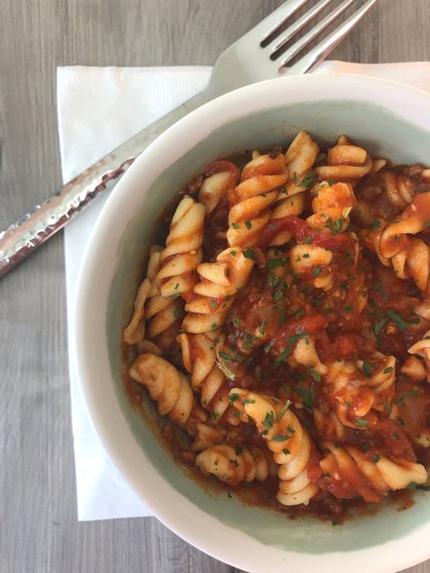 Skip the storebought and make restaurant-worthy Spaghetti Sauce right at home this evening. Made with fresh veggies, ground beef, and Italian spices, this recipe will fill your home with the smell of dinner �“the way mama used to make it.” Your NESCO Roaster Oven blends ingredients together in just a few hours. Nesco Roaster Oven, Roaster Oven Recipes, Roaster Recipes, Spaghetti Sauce Recipe, Italian Spices, Oven Recipes, Spaghetti Sauce, Fresh Veggies, Ground Beef