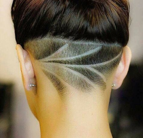 Awesome on me Knotted Braid, Hair Tattoo Designs, Hairstyle Prom, Undercut Hair Designs, Shaved Designs, Undercut Designs, Undercut Long Hair, Eyebrow Shapes, Shaved Hair Designs