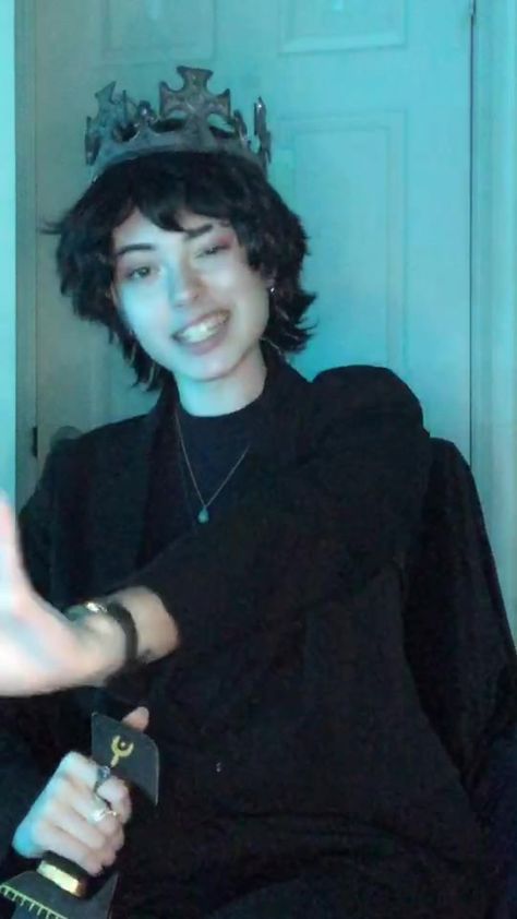 Nico Di Angelo Icon, Nico Di Angelo Pfp, Pjo Cosplay, Nico Di Angelo Mobility Aid, Nico Di Angelo Cosplay, Disabled Nico Di Angelo Fanart, Will Solace, Hot Vampires, Peter Johnson