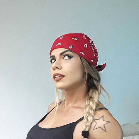 Biker Hair, Pirate Hair, Biker Bandanas, Mommy Hairstyles, Motorcycle Hairstyles, Harley Women, Pirate Style, Bike Outfits, Bandana Girl