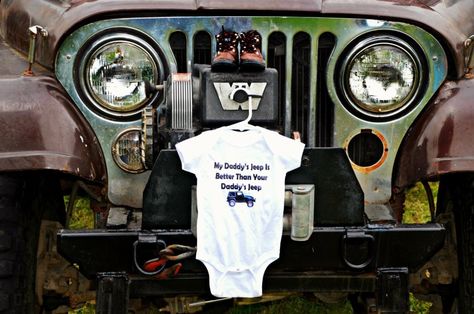 One of our maternity photos by Eye4Images Photography! Jeep Gender Reveal Ideas, Jeep Photography, Baby Santana, Baby Couch, Pregnancy Announcement Photoshoot, Jeep Baby, Pregnancy Pics, Fun Baby Announcement, Baby Announcement Pictures