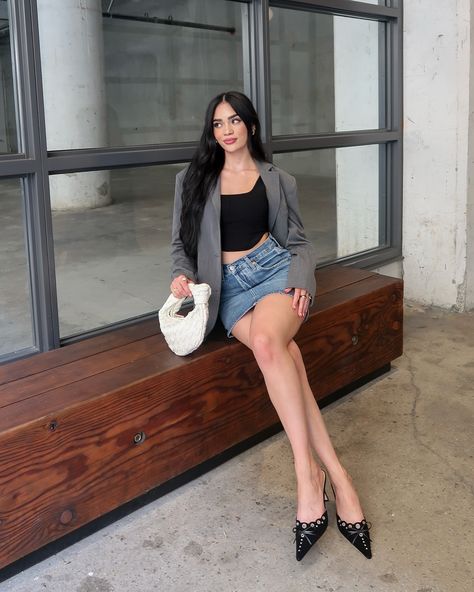 love a mini skirt + blazer combo 🩶 Skirts With Blazers, Skirt And Heels, Blazer And Skirt, Lifestyle Fashion, May 22, Love A, Fashion Lifestyle, Mini Skirt, Mini Skirts