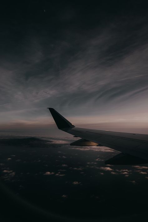 Dark Airplane Wallpaper, Dark Airplane Aesthetic, Travel Asthetics Photos Airplane, Ruthless Villains, Aviation Aesthetic, Black Airplane, Airplane Aesthetic, Airplane Wing, Imac Wallpaper