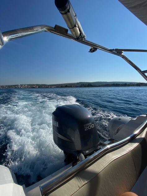 boat blue crystal clear sea croatia Croatia Boat Trip, Sea Croatia, Croatia Summer, Aesthetic Story, Boat Day, Summer Europe, Boat Pictures, Boat Trip, Hippie Wallpaper