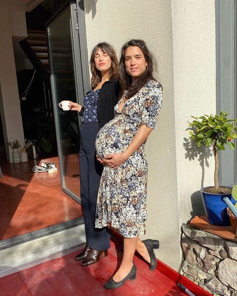 Mum and aunt to be 👼🏼💘 Louise Damas Pregnant, Jeanne Damas Pregnant, Aunt To Be, Preggo Fashion, Jeanne Damas, Fashion Statements, Inspo Outfit, French Girl, Future Kids