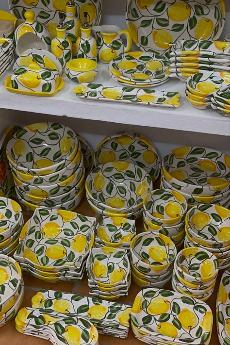 Lemon ceramics Italian Ceramics Lemons, Italian Pottery Design, Italian Aesthetic House, Mediterranean Party Decorations, Lemon Ceramics, Lemon Pottery, Lemons Aesthetic, Italian Tableware, Lemon Plates