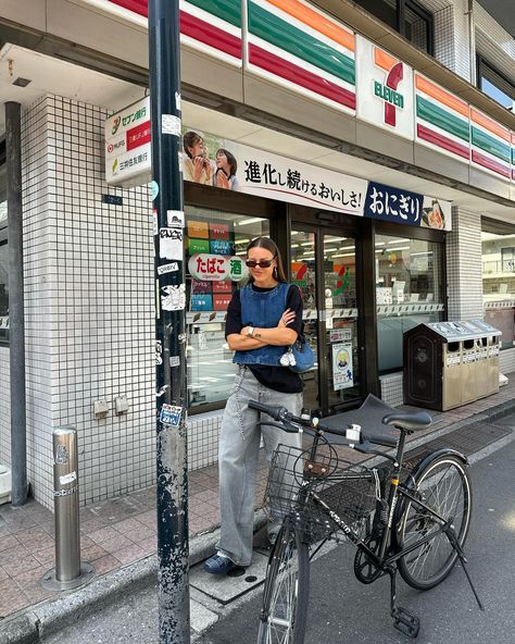 First time visiting Tokyo with @charleskeithofficial to celebrate their new store opening in Shibuya Tokyo Outfits, Japan Photoshoot, Tokyo Aesthetic, Japan Outfits, New Store Opening, Travel Pose, Japan Fashion Street, Visit Tokyo, Au Ideas