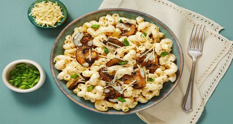 Simple, convenient, and delicious: that’s what’s in store with our Creamy Mushroom Pasta recipe, made with pre-measured, high-quality ingredients. Mushroom Cavatappi, Mushroom Recipes Pasta, Creamy Mushroom Pasta, Hello Fresh Recipes, Herb Sauce, Mushroom Pasta, Creamy Mushrooms, Mushroom Chicken, Hello Fresh