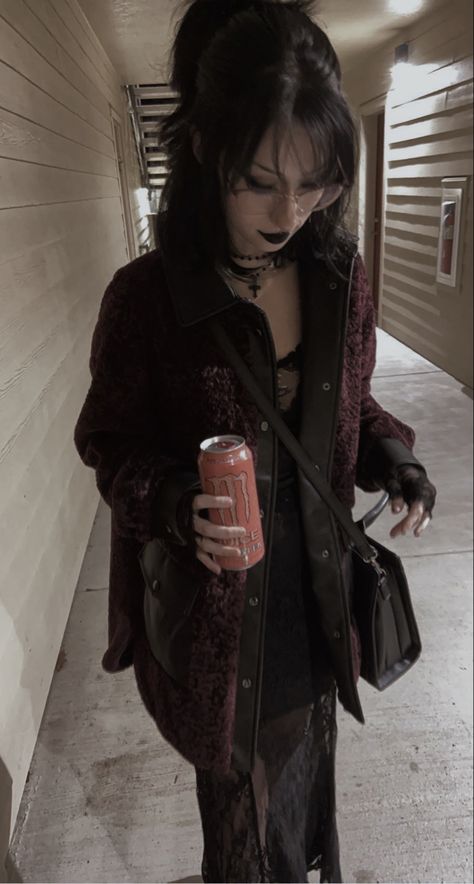 Goth Cozy Outfit, Goth Trousers Outfit, Nerdy Goth Aesthetic, Dark Goth Outfit, Goth Outfit Ideas Winter, Vamp Goth Aesthetic, Oversized Goth Outfits, 90s Romantic Goth, Romantic Goth Outfits Aesthetic