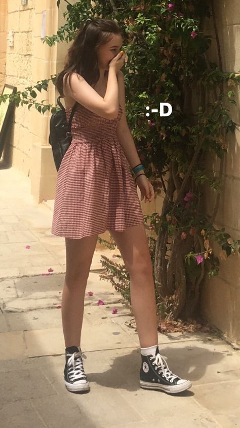 Sun Dress Outfit Casual, Tall Girl Summer Outfits, Fun Park Outfit, Short Body Type, Picnic Outfit Ideas, Skater Dresses Casual, Picnic Outfit, Outfits With Converse, Looks Black