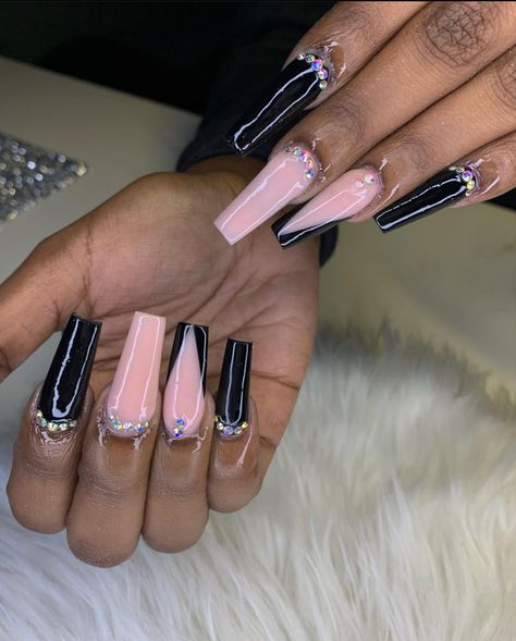 Light Pink And Black Nails Ideas, Black And Light Pink Nails, Light Pink And Black Nails, Black Coffin Nails, Light Pink Nails, Soft Nails, Cute Prom Dresses, Birthday Nails, Black Nails