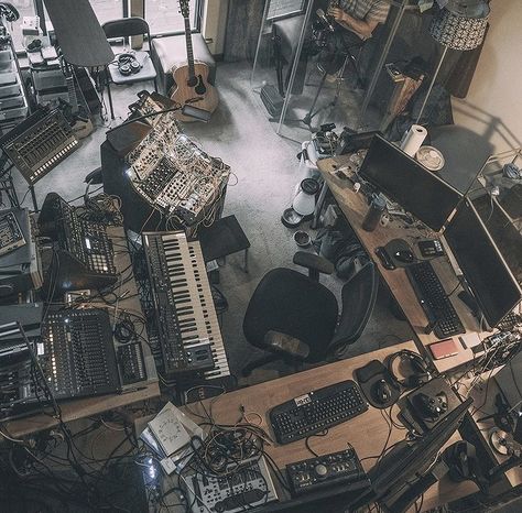 Synthesizer Wallpaper, Sound Technician Aesthetic, Band Setup, Musician Room, Industrial Music, Home Recording Studio Setup, Recording Studio Design, Recording Studio Home, Home Studio Setup