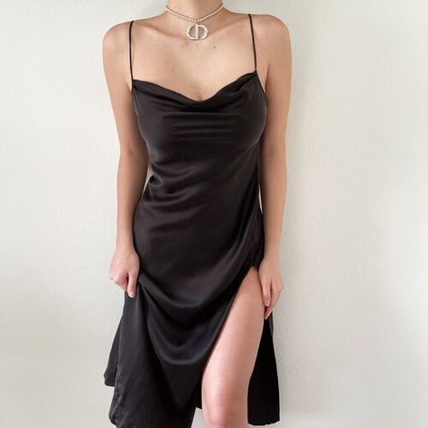 Long Black Slip Dress, Short Outfit Ideas, Formal Chic, Fall Fashion Dresses, Wedding Dress Outfit, Dark Dress, Wardrobe Wishlist, Winter Dress Outfits, Dresses Casual Winter