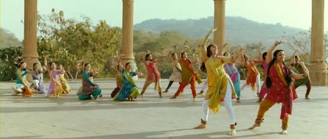 Aaja Nachle, Chichhore Movie, Anagarigam Movie Stills, Aaja Nachle Movie, Nayak Movie, Koode Malayalam Movie Nazriya, 90s Bollywood, Netflix And Chill, Bollywood Movies