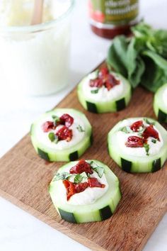 Cucumber Canapés with Whipped Feta, Sun-Dried Tomatoes and Basil on twopeasandtheirpod.com Strawberry Crostini, Canapes Recipes, Elegant Appetizers, Whipped Feta, Summer Appetizer, Sun Dried Tomatoes, Snacks Für Party, Idee Pasto Sano, Sun Dried