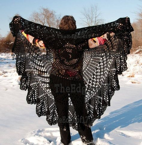 Stevie Nicks Shawl, Crochet Circle Vest, Crochet Coats, Vest Crochet Pattern, Crochet Jackets, Crocheted Shawls, Bohemian Vests, Crocheted Clothes, Diy Knit