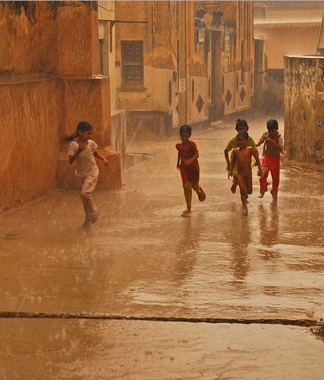 . Playing In The Rain, Desi Love, Flipagram Instagram, Goa India, Indian Aesthetic, Varanasi, South Asia, Incredible India, India Travel