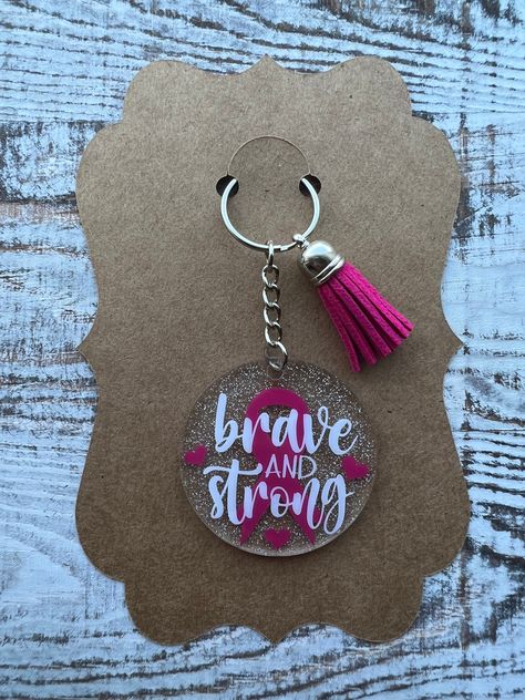 Acrylic Circle Keychain, Diy Crafts Keychain, Circle Keychain, Cricut Projects Easy, Extra Accessories, Keychain Craft, Key Charms, Mom Keychain, Wood Keychain