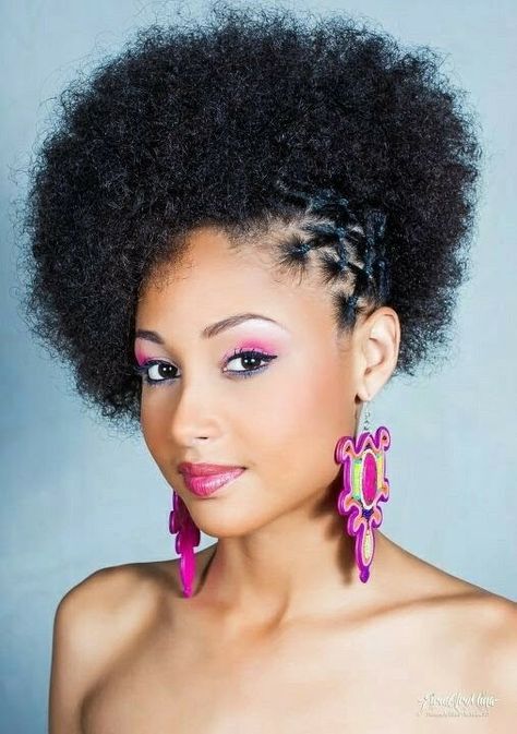 Hairstyles For Afro Hair, Natural Hair Pictures, Side Cornrows, Rubber Band Hairstyles, Cabello Afro Natural, Afro Natural, Bob Braids, African Hair Braiding Styles, Afrikaanse Mode