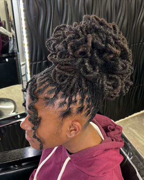 Loc Flower Bun, Petal Loc Styles Updo, Pedal Bun Loc Styles, Low Loc Petal Bun, Loc Petal Styles Updo, Loc Hairstyles For Prom, Petal Bun Loc Styles, Loc Petals Hairstyles, Formal Loc Styles Black Women