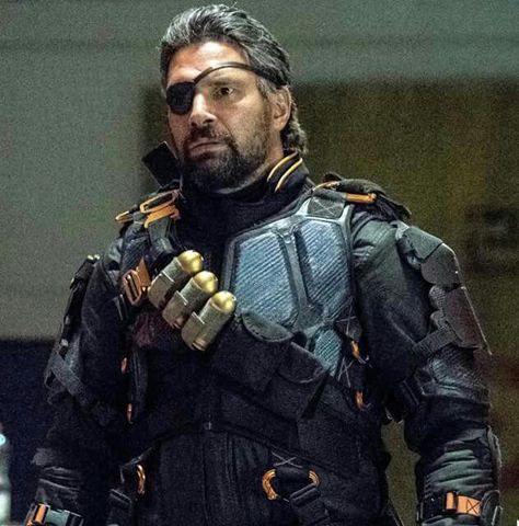 Manu Bennet as Slade Wilson/ Deathstroke Deathstroke Arrow, Arrow Season 6, Slade Wilson, John Diggle, Manu Bennett, Arrow Tv Series, Arrow Cw, Supergirl 2015, Cw Dc