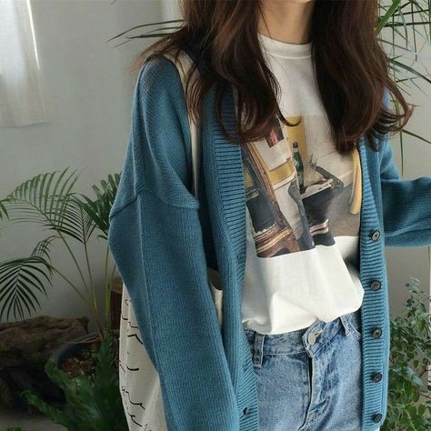 Image in fashion ;; outfit ⭐ collection by I r i s A n i i Cardigan Colorful, Colorful Cardigan, Mode Ulzzang, Colorful Outfits, Stay Gold, Neue Outfits, Rory Gilmore, Korean Fashion Trends, Ținută Casual