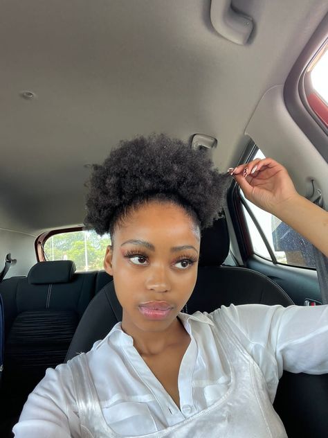 Short Afros, Short Afro Hairstyles 4c Hair, Afro Hairstyles For Women, Small Afro, Mini Afro, Afro Puff Hairstyles, Healthy Black Hair, Latest Braided Hairstyles, Afro Puffs