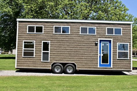 This is a 3-bedroom tiny house on wheels called the Chalet Shack that’s built by Mini Mansions Tiny Home Builders in Missouri. -Starting Price $49,900, please see additional options below. -2… 3 Bedroom Tiny House, Bedroom Tiny House, Tiny House Appliances, Granny Pods, Tiny House For Sale, Best Tiny House, Tiny House Listings, Tiny Cabins, Style Français