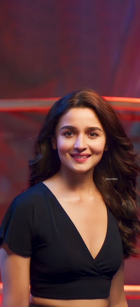 Alia Bhatt Wallpaper Hd, Disha Patani Photoshoot, Aliya Bhatt, Bollywood Beautiful, Alia Bhatt Photoshoot, Swag Quotes, Samantha Ruth, Bollywood Photos, Bollywood Outfits