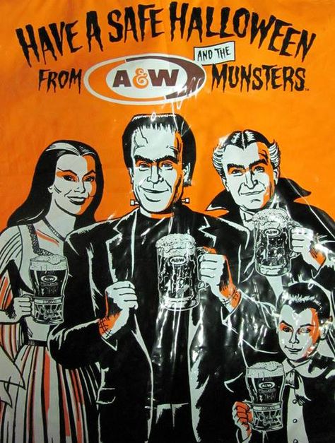 1960s Dental Quiz, Gothic Items, Vintage Halloween Images, Happy Haunting, Halloween Labels, Halloween Ii, The Munsters, Halloween Decorating, Classic Monsters