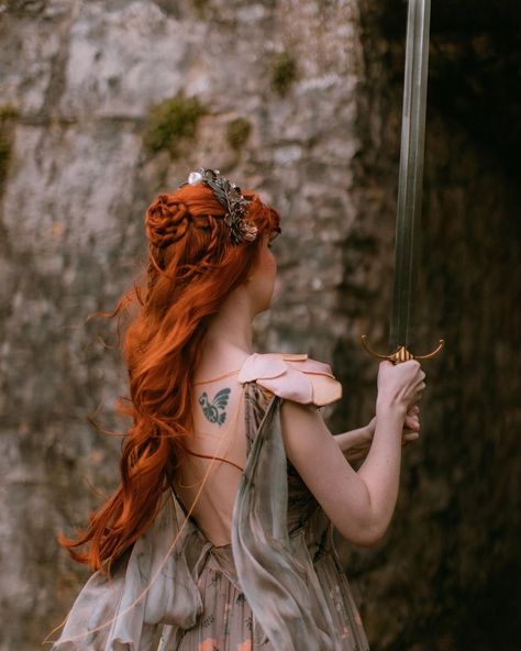 Red Hair Inspiration, Fairytale Photography, Ginger Girls, Fairy Fashion, Free Dresses, Fall Photoshoot, Princess Aesthetic, Clothes Horse, Beautiful Photography