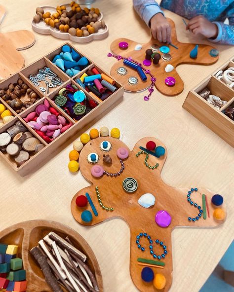 Gingerbread Loose parts Math This is such a fun man way to practice number recognition and counting. Learners pick a decorating card… | Instagram Gingerbread Provocation, Gingerbread Light Table, Christmas Nursery Activities, Christmas Loose Parts, Gingerbread Unit, Gingerbread Man Activities, Christmas Math Activities, Gingerbread Activities, Loose Parts Play