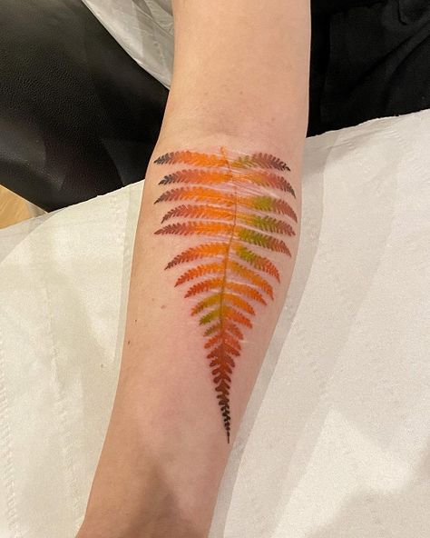 Color Leaves Tattoo, Brown Ink Tattoo On Light Skin, Brown Ink Tattoo, Brown Tattoo Ink, Brown Tattoo, Plant Tattoos, Faded Tattoo, Green Tattoos, Special Tattoos