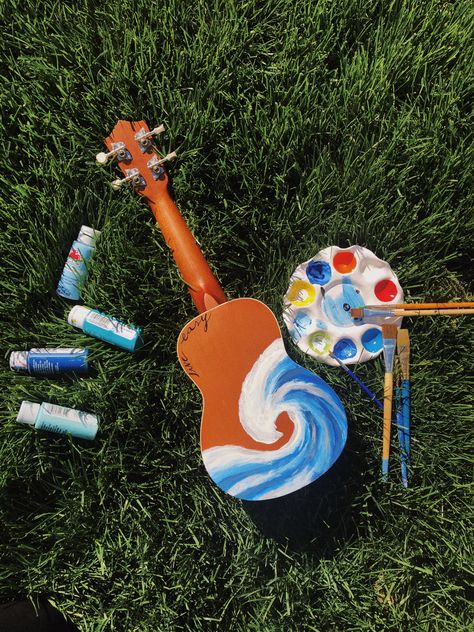 Painting On Ukulele, Ukulele Painting Ideas, Ukelele Painted, Ukulele Painting, Painting Seasons, Arte Do Ukulele, Custom Ukulele, Painted Aesthetic, Painted Ukulele