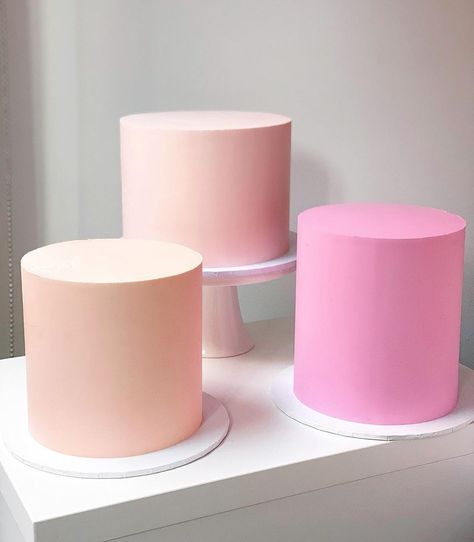 Peach Colour Cake, Birthday Cake Pink, Girly Birthday Cakes, Instagram Cake, Colour Combo, Colorful Cakes, Squad Goals, Candy Pink, Pink Candy