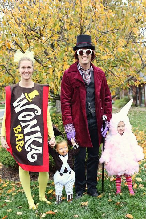 40 Best Family Halloween Costumes 2018 - Cute Ideas for Themed Costumes for Families Willy Wonka Halloween, Willy Wonka Costume, Anime Festival, Costume Carnaval, World Book Day Costumes, Candy Costumes, Book Day Costumes, Zombie Costume, Costume Ball