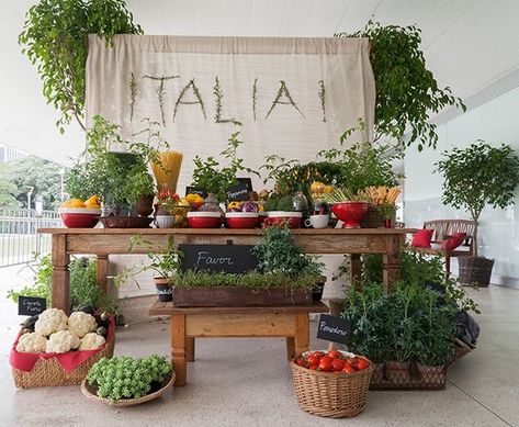 Italian Party Backdrop, Italian Decorations Party, Little Italy Party, Italian Party Decorations, Italian Dinner Party Decorations, Italian Bridal Showers, Italian Centerpieces, Italy Party, Italian Themed Parties