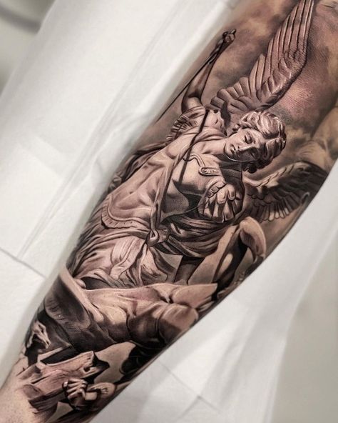 St Michael Tattoo, Stencils Art, Herren Hand Tattoos, Archangel Tattoo, Heaven Tattoos, Half Sleeve Tattoos Drawings, Christian Sleeve Tattoo, Realistic Tattoo Sleeve, Statue Tattoo