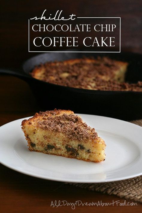 This low carb chocolate chip coffee cake is baked in a skillet for unbelievably great flavor and texture. The edges get slightly crispy while the center stays deliciously moist. What is it about coffee cake that is so delightfully comforting? Is it the crumbly, cinnamon scented topping? Is it the remembrance of a simpler time when friends and neighbours dropped by for a daily chat? Or is the fact that you can get to eat cake with your morning coffee and no one looks at you strangely? A big s... Low Carb Skillet, Chocolate Chip Coffee Cake, Low Carb Cake, Sour Cream Coffee Cake, Coffee Cake Recipe, Thm Desserts, Keto Cake, Low Carb Sweets, Coffee Benefits