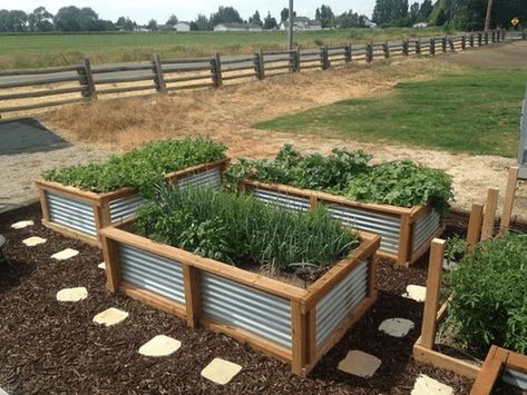 Build Your Own Corrugated Metal Raised Bed – The garden! Garden Box Plans, Garden Boxes Raised, Vegetable Garden Raised Beds, Backyard Vegetable Gardens, Sloped Garden, Pallet Garden, Pallets Garden, Vegetable Garden Design, Garden Boxes