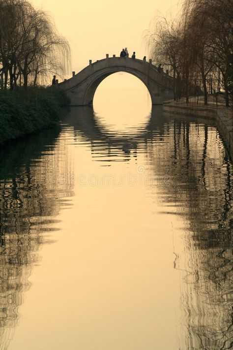 Lake Photography, Scenic View, Chinese Landscape, Lake Sunset, Water Art, Chinese Architecture, China Travel, West Lake, Hangzhou