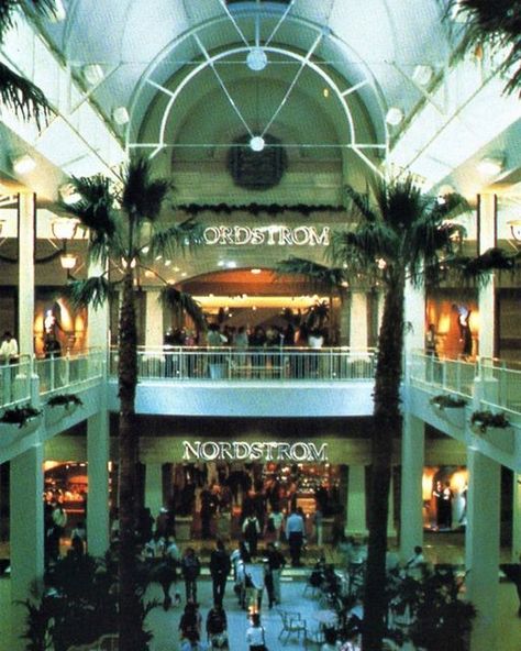 Mall Nostalgia, Y2k Institute, Bloxburg Mall, Coconut Mall, Abandoned Mall, Mall Ideas, Shopping Mall Interior, Environment References, 80s Interior Design