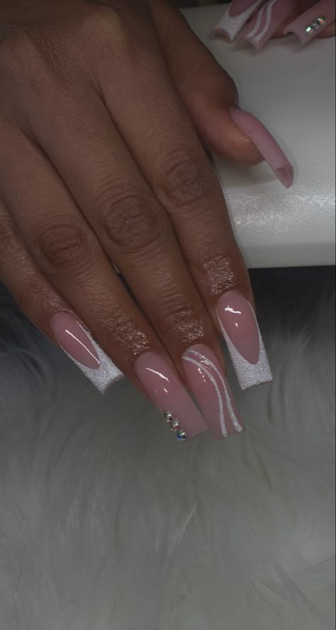 Square Acrylic Nails Gems, Bling Nails Simple, Christian Acrylic Nails, White Glitter French Tip, Nice Acrylic Nails, White Tip Acrylic Nails, Gold Acrylic Nails, Henna Nails, Claw Nails