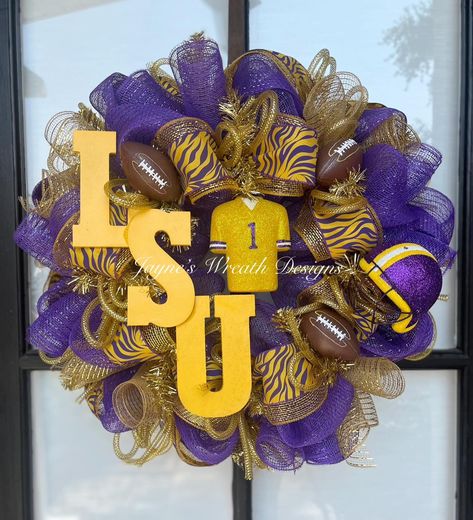 LSU 💜💛🐅 • • #falldecor #autumn #fallwreath #homedecor #decor #decorating #designs #wreath #collegefootball #fallinspiration #home #porch #footballwreath #football #lsu #farmhousedecor #espn #magnoliahome #fallleaves #pumpkins #pumpkindecor #fallvibes #countryliving #usa #louisiana #denhamsprings #batonrouge #neworleans #designing #wreathsofinstagram Football Wreath, Home Porch, Magnolia Homes, Wreath Designs, Pumpkin Decorating, Autumn Inspiration, Fall Vibes, Fall Wreath, Louisiana