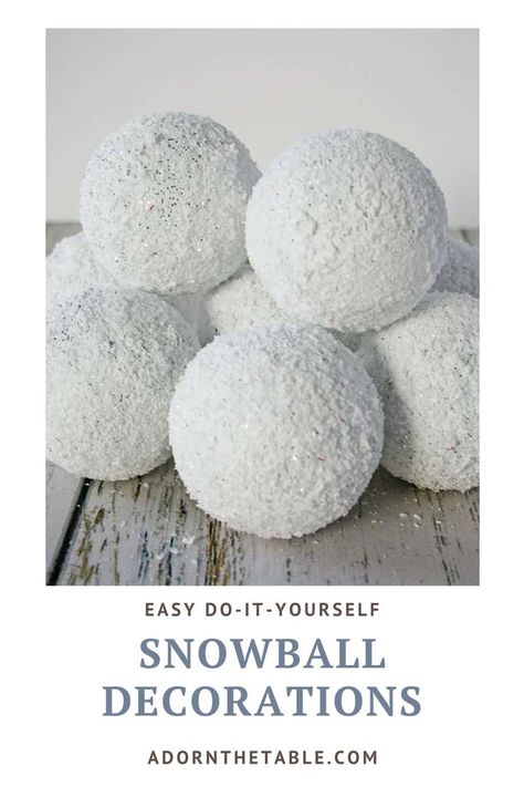 Make these cute snowballs for decorations around house or on your table. They are super easy to make! Diy Snowballs, Snowball Decor, Indoor Snowballs, Snowball Ornament, Table Centerpieces For Home, Unique Table Settings, Holiday Deco, Christmas Dolls, Christmas Decorations Rustic