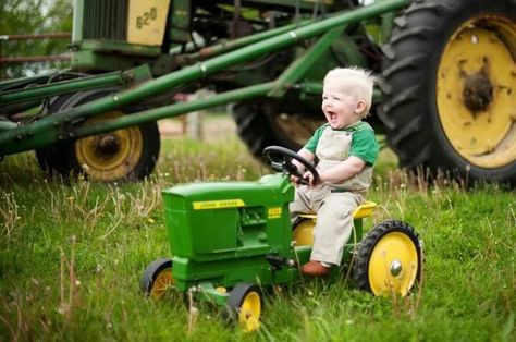 Take ya for a ride on my little green tractor <3 Baby Maternity Photos, John Deere Pictures, John Deere Baby, John Deere Kids, One Year Pictures, Baby Boy Newborn Pictures, Tractor Photos, Tractor Pictures, First Birthday Pictures