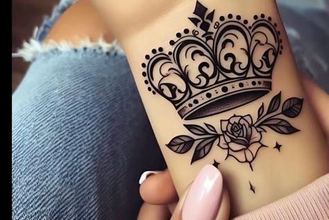 Crown Tattoo Design For Women Queens, Crown Tattoos For Women On Finger, Crown Tattoos For Women Queens, Female Crown Tattoo Design, Girly Crown Tattoo, Pain Chart, Wolf Tattoos For Women, Health Tattoo, Beautiful Tattoos For Women