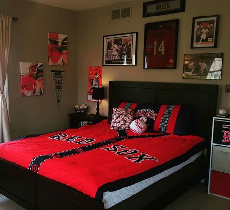 Boston Red Sox baseball boy's bedroom. Baseball Dresser, Boston Bedroom, Baseball Furniture, Red Sox Room, Baseball Themed Bedroom, Baseball Bedroom, Baseball Wall Art, Baseball Room, Baseball Wall