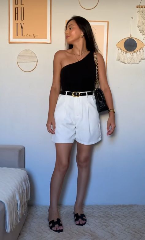 White Short Outfits Women, Look Short Branco, Outfit Short Blanco, Cute Vegas Outfits, Tailored Shorts Outfit, Short Social, Short Branco, White Shorts Outfit, Look Con Short