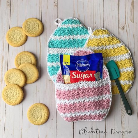 Easter Egg Pot Holder - Free Crochet Pattern • Blackstone Designs Pot Holder Pattern, Egg Crochet, Decoration For Easter, Quick Crochet Gifts, Reverse Single Crochet, Kitchen Crochet, Crochet Holiday, Spring Crochet, Double Crochet Decrease